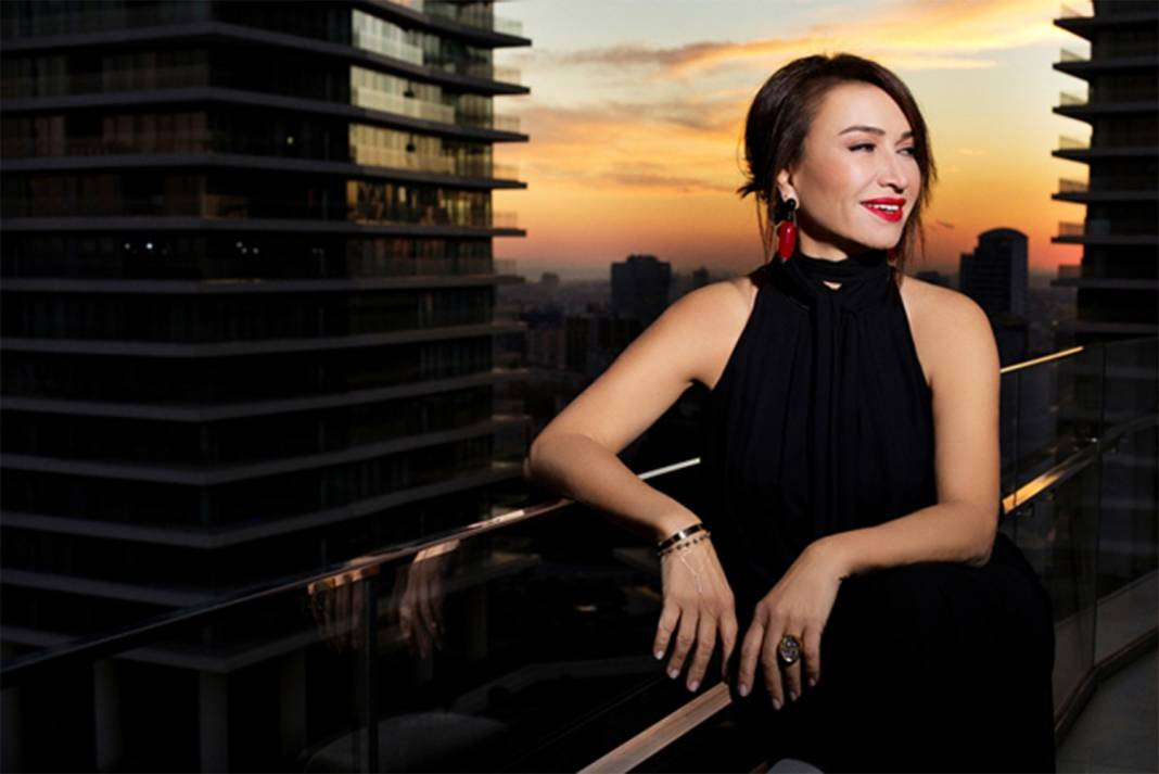 Sandık Kokusu'nun 'Filiz'i Demet Akbağ'dan çarpıcı itiraf. Vücudundaki en sevmediği yeri açıkladı - Resim: 15